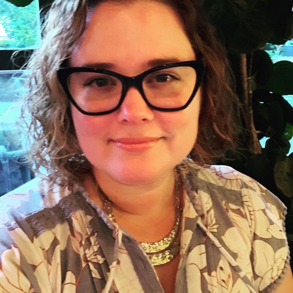 Meet your Posher, Sabrina - Picture 1 of 1